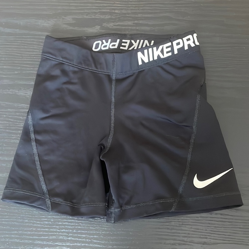 Nike Women’s 5 inch Compression Shorts Size XS
